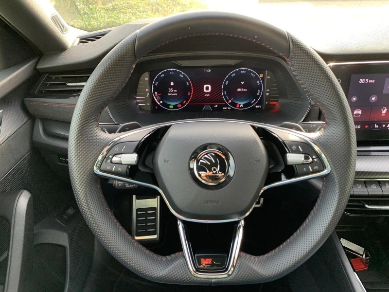 Skoda Octavia 2.0TSI* RS* MATRIX* LED* CARPLAY* , снимка 10 - Автомобили и джипове - 52492334