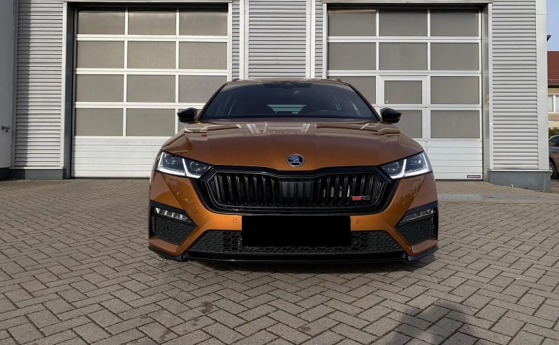 Skoda Octavia 2.0TSI* RS* MATRIX* LED* CARPLAY* , снимка 2 - Автомобили и джипове - 52492334