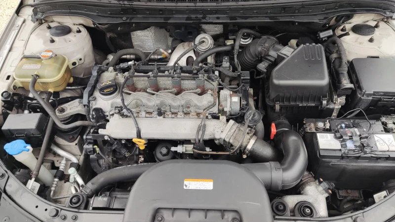 Hyundai I30 1.6 CRDI 116кс КОЖА, снимка 14 - Автомобили и джипове - 52742568