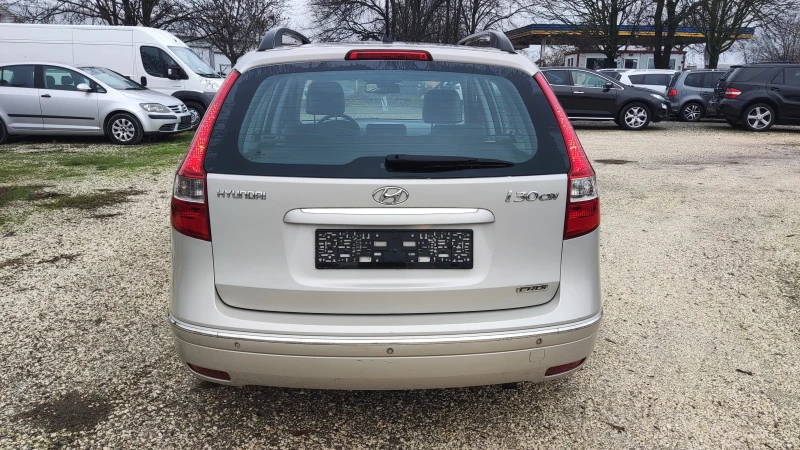 Hyundai I30 1.6 CRDI 116кс КОЖА, снимка 7 - Автомобили и джипове - 52742568
