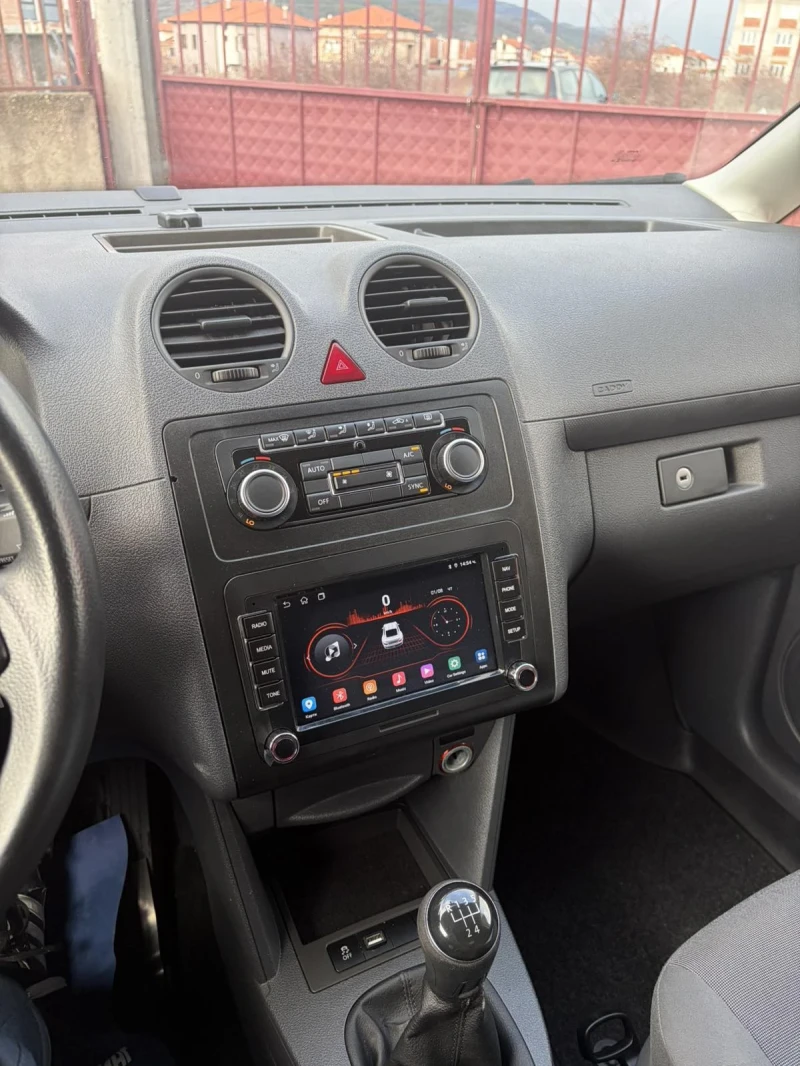 VW Caddy 2.0TDI/EURO5/ПЕРФЕКТНО СЪСТОЯНИЕ!!!, снимка 11 - Автомобили и джипове - 53036718