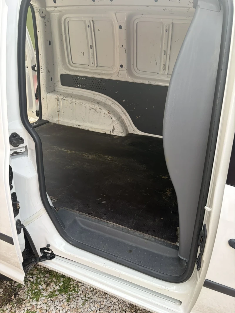 VW Caddy 2.0TDI/EURO5/ПЕРФЕКТНО СЪСТОЯНИЕ!!!, снимка 8 - Автомобили и джипове - 53036718