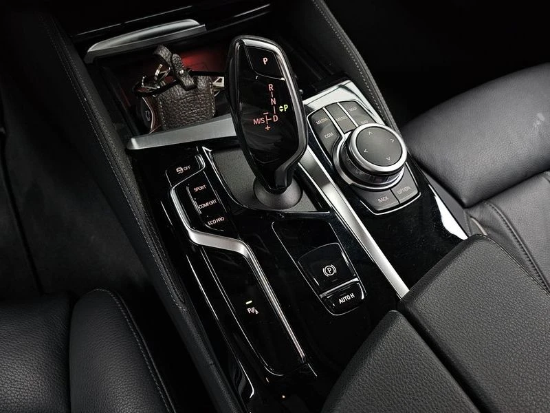 BMW 520 520I Luxury, снимка 9 - Автомобили и джипове - 55959405