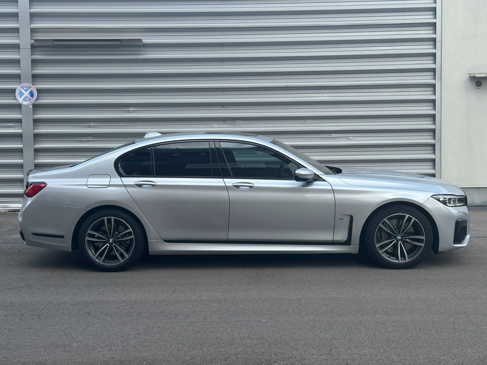 BMW 750 M-SPORT/xDrive/HEAD-UP/H&K/PANO/TV/LASER - изображение 5