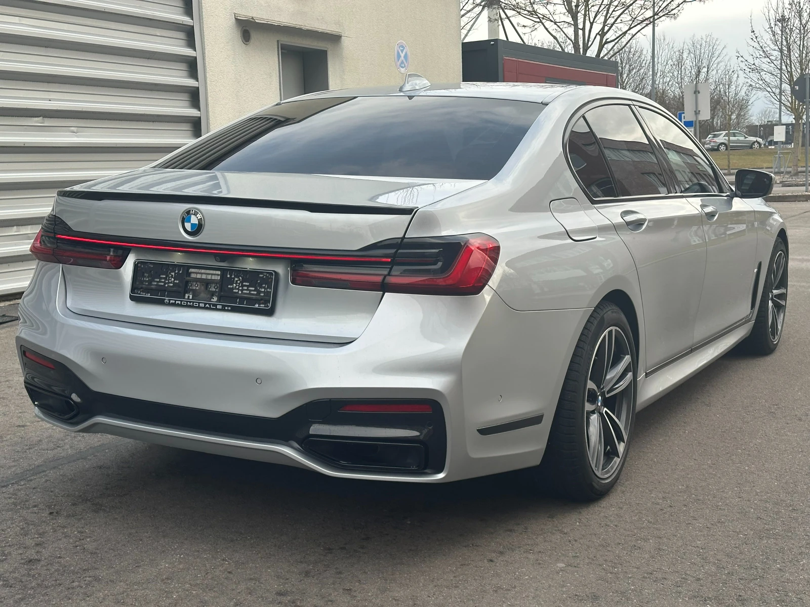 BMW 750 M-SPORT/xDrive/HEAD-UP/H&K/PANO/TV/LASER - изображение 2