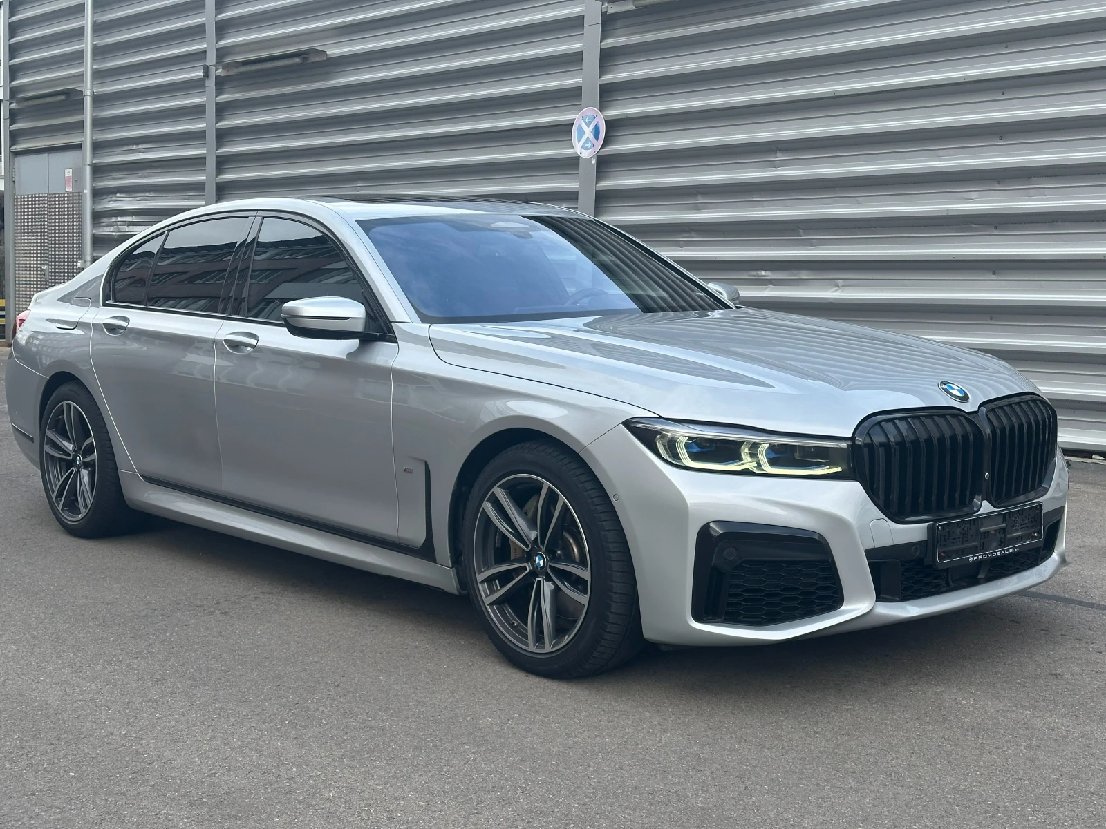 BMW 750 M-SPORT/xDrive/HEAD-UP/H&K/PANO/TV/LASER - изображение 3