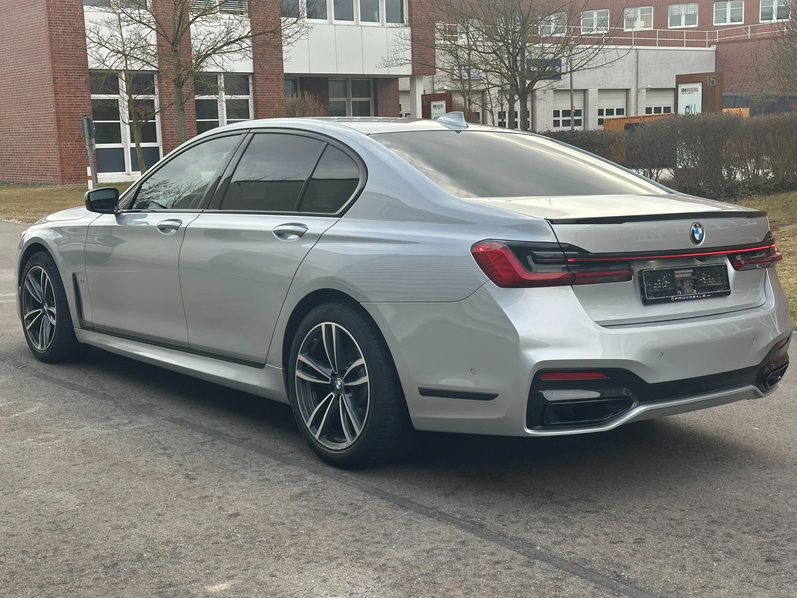 BMW 750 M-SPORT/xDrive/HEAD-UP/H&K/PANO/TV/LASER - изображение 4