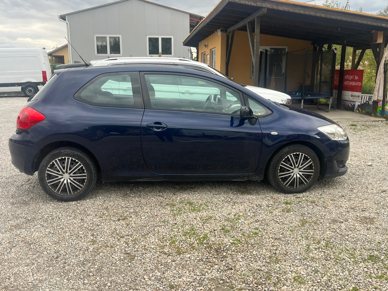 Toyota Auris 1.4d4d auto - изображение 3