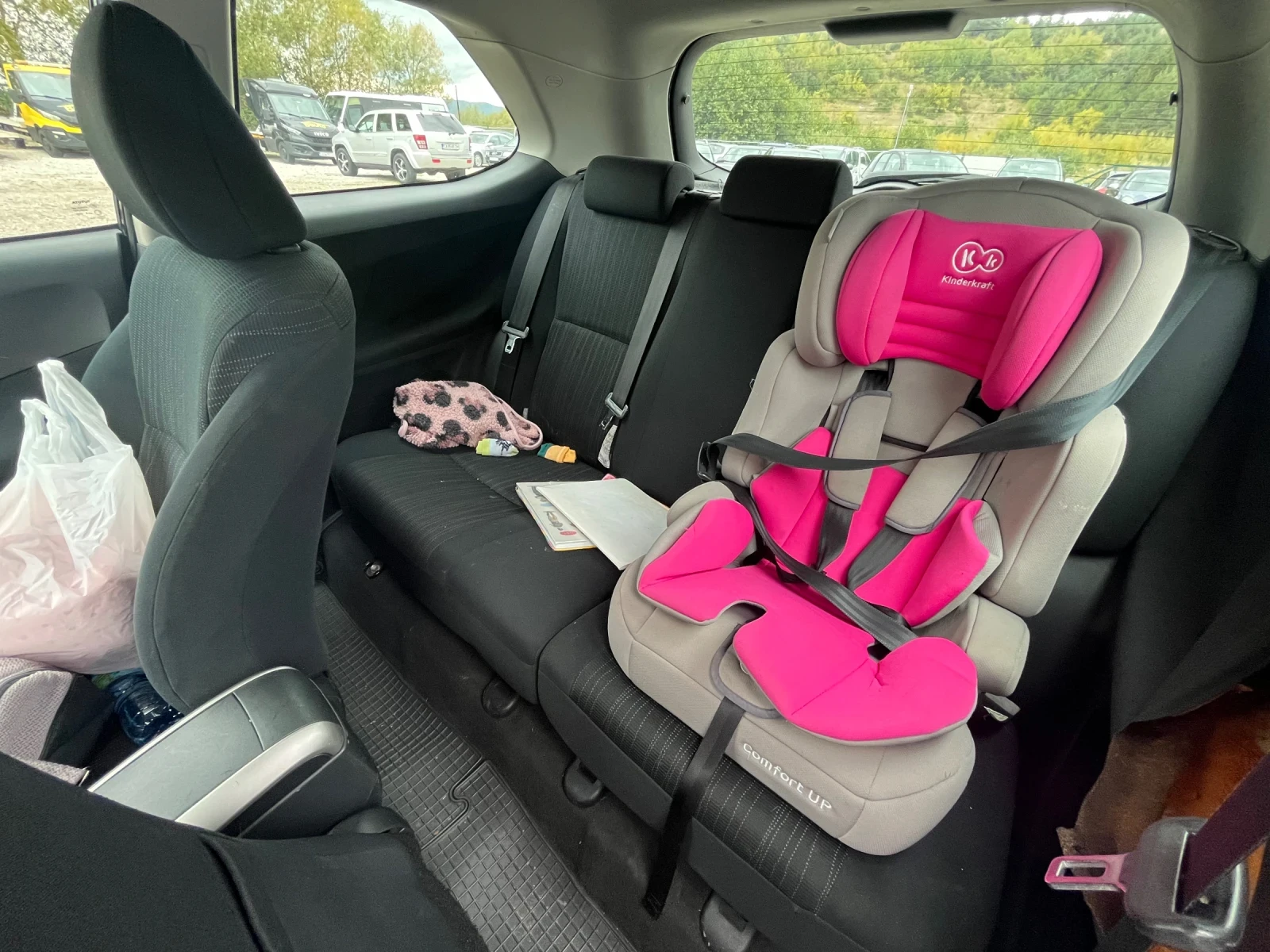 Toyota Auris 1.4d4d auto - изображение 8