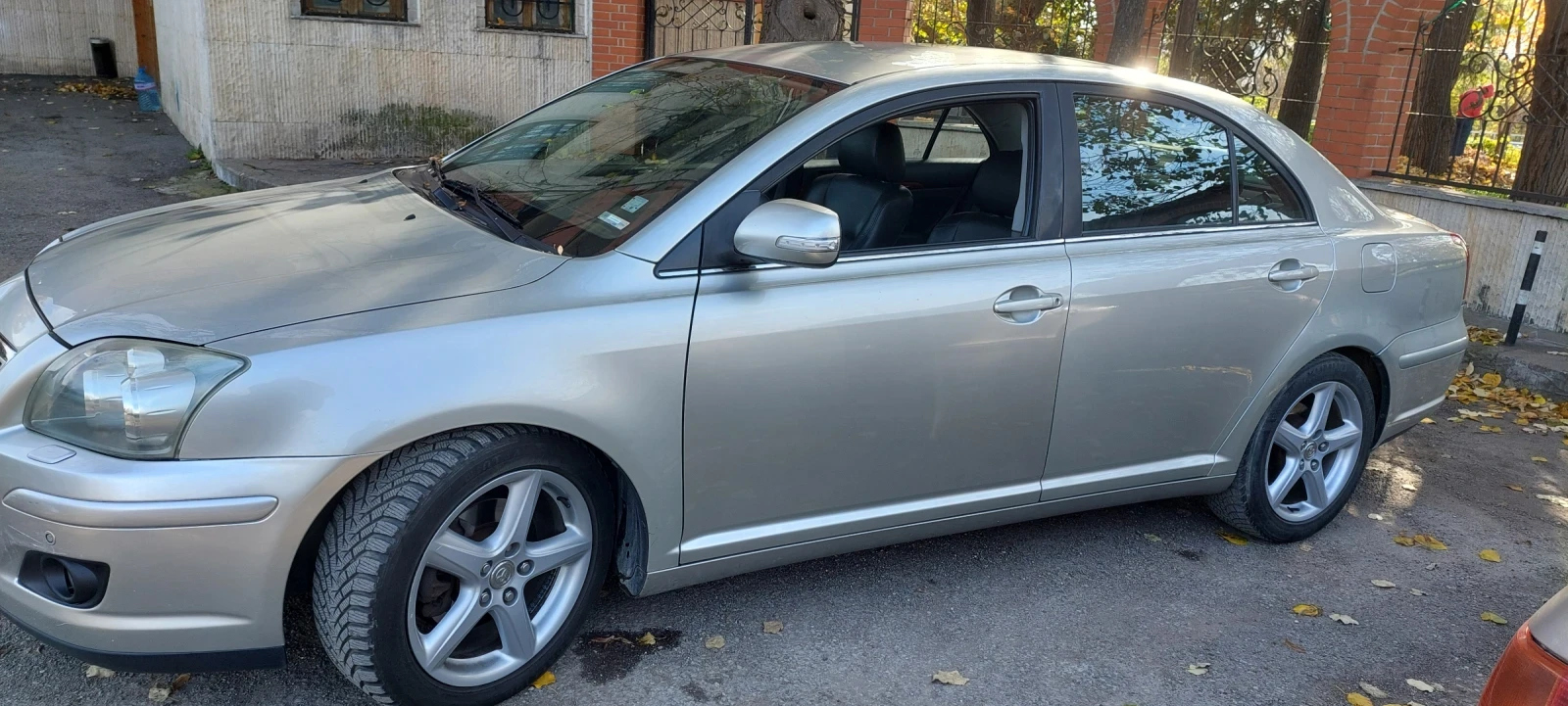 Toyota Avensis  - изображение 4