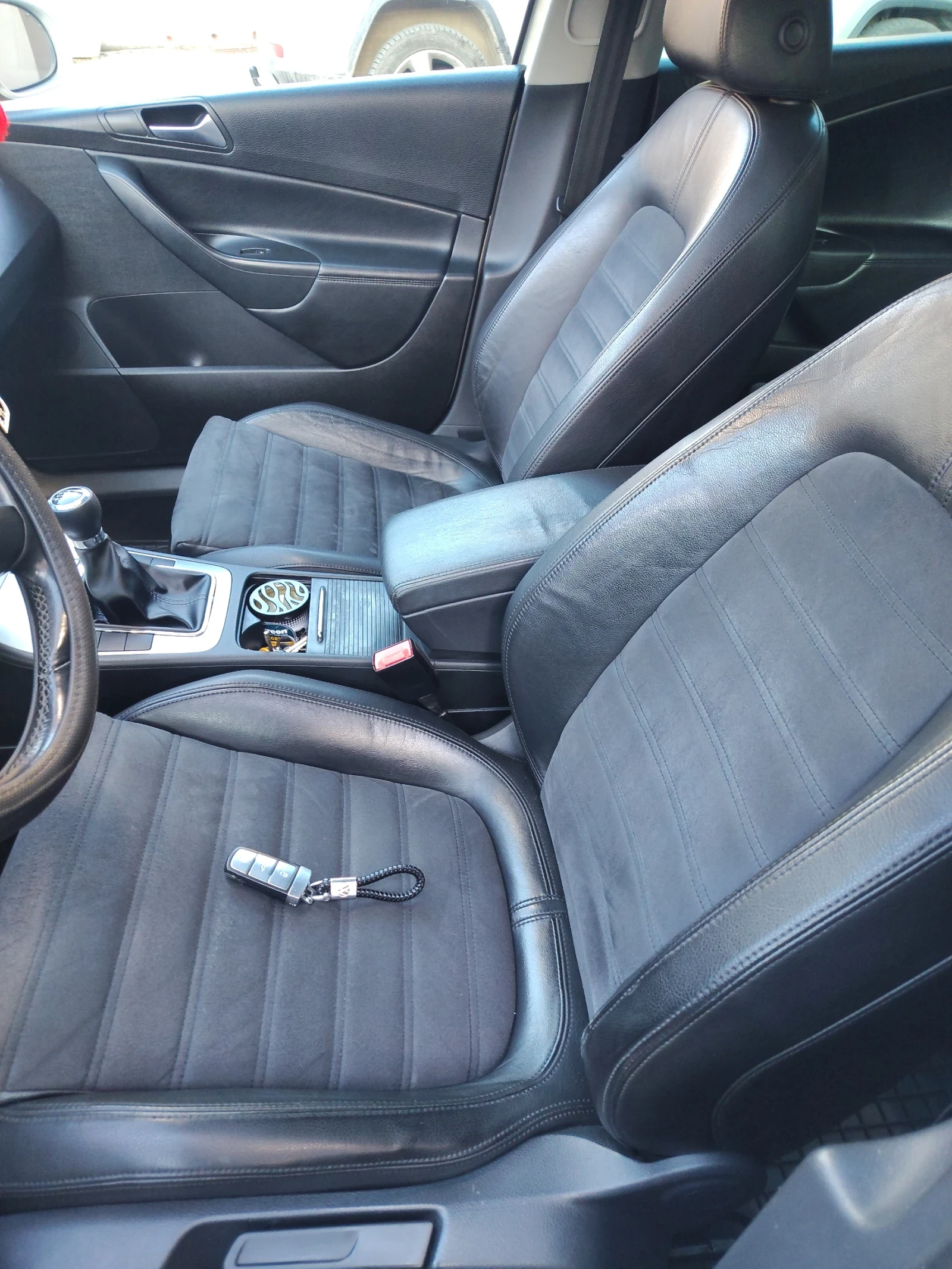 VW Passat 2.0 TDI 4 MOTION , снимка 11 - Автомобили и джипове - 53826671