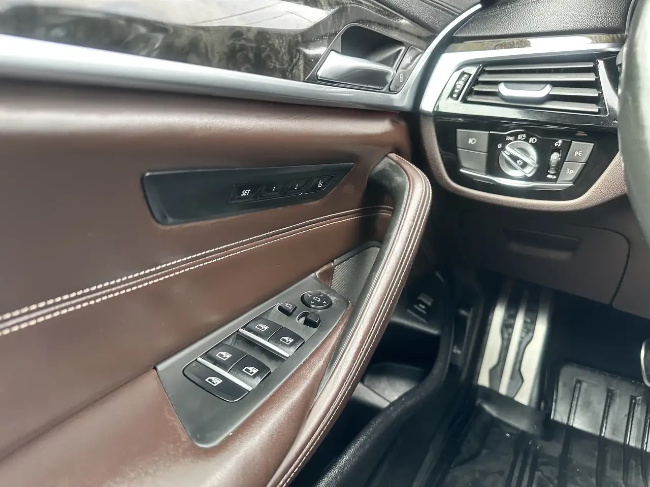 BMW 540 M* SPORT* XDRIVE* HARMON* KARDON* 360������* LANE* | Mobile.bg � ����������� 7