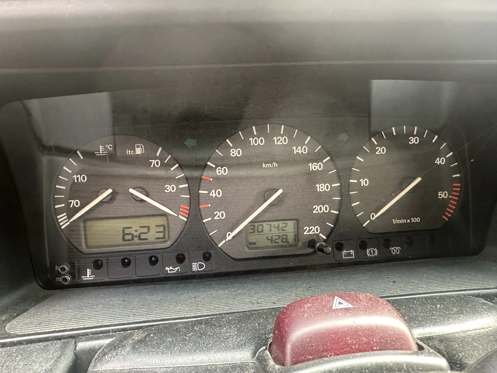 VW Passat 1.9 tdi, снимка 5 - Автомобили и джипове - 54270569