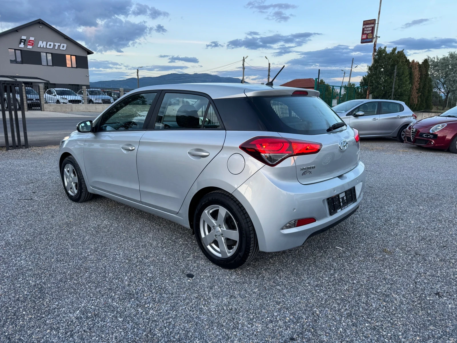 Hyundai I20 1.4i AUTOMATIC!! LED!! 100ps EURO 6!!, снимка 5 - Автомобили и джипове - 54622830