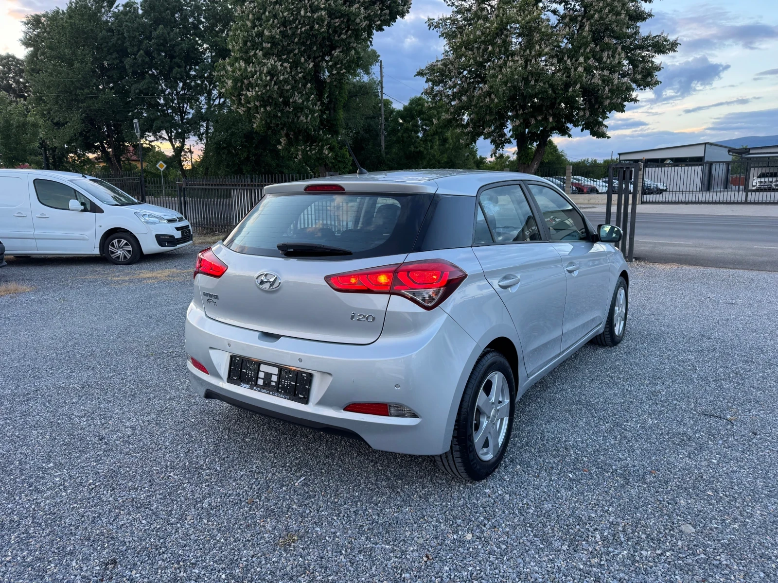 Hyundai I20 1.4i AUTOMATIC!! LED!! 100ps EURO 6!!, снимка 7 - Автомобили и джипове - 54622830