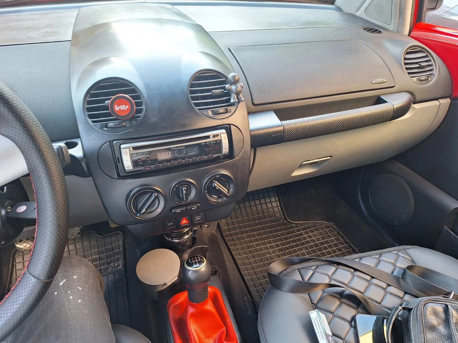 VW New beetle, снимка 6 - Автомобили и джипове - 54742205