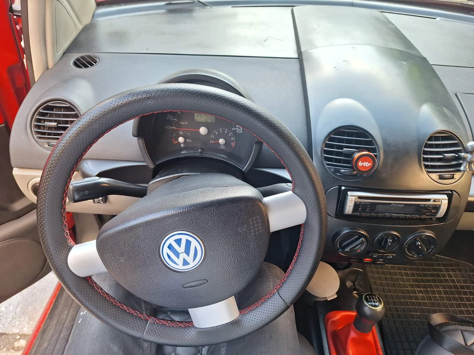 VW New beetle, снимка 8 - Автомобили и джипове - 54742205