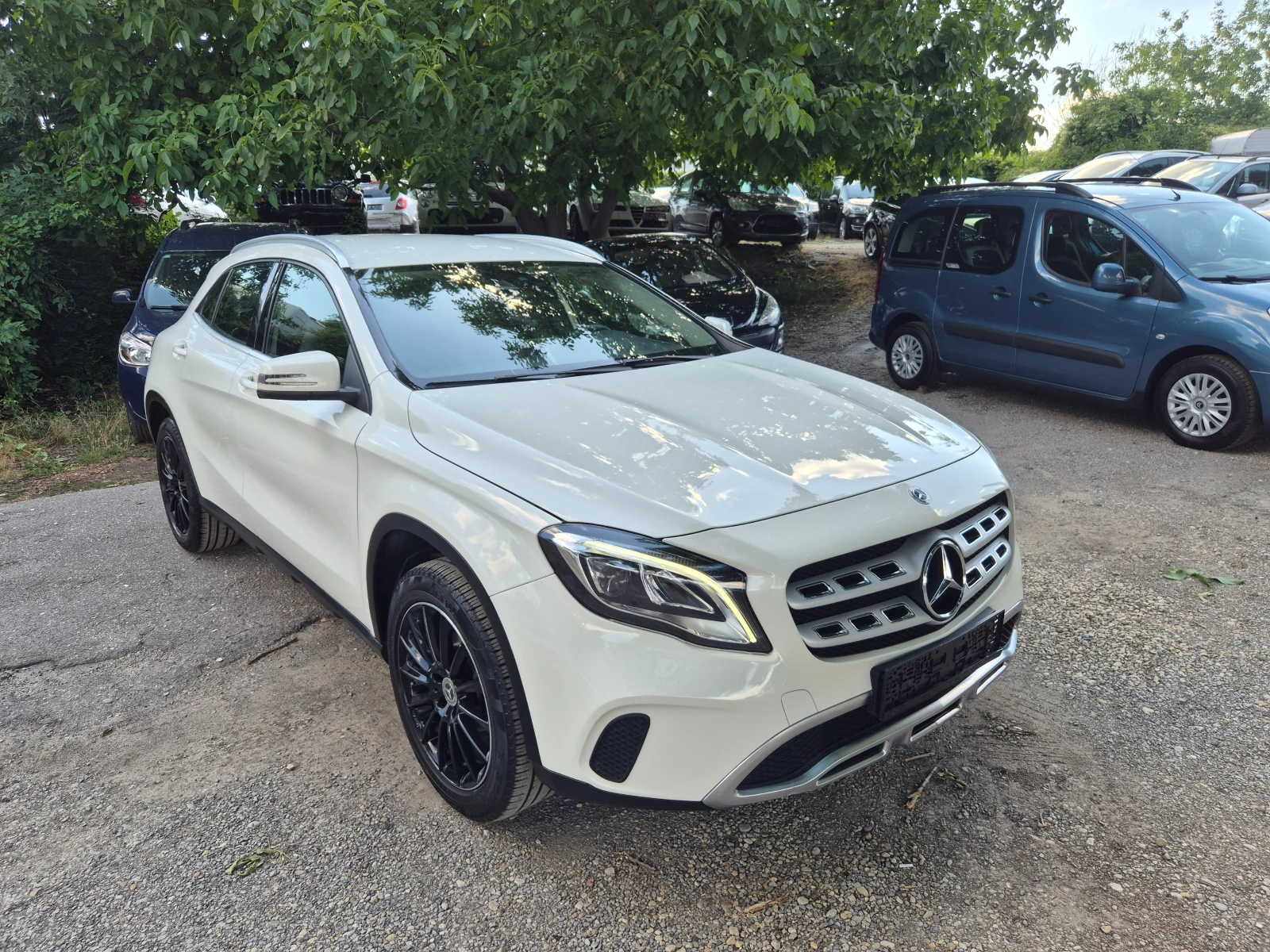 Mercedes-Benz CLA 180 НАВИ, КОЖА С РИКАРО, ЛЕТИ ДЖАНТИ 18 ВНОС ИТАЛИЯ, снимка 3 - Автомобили и джипове - 55155703