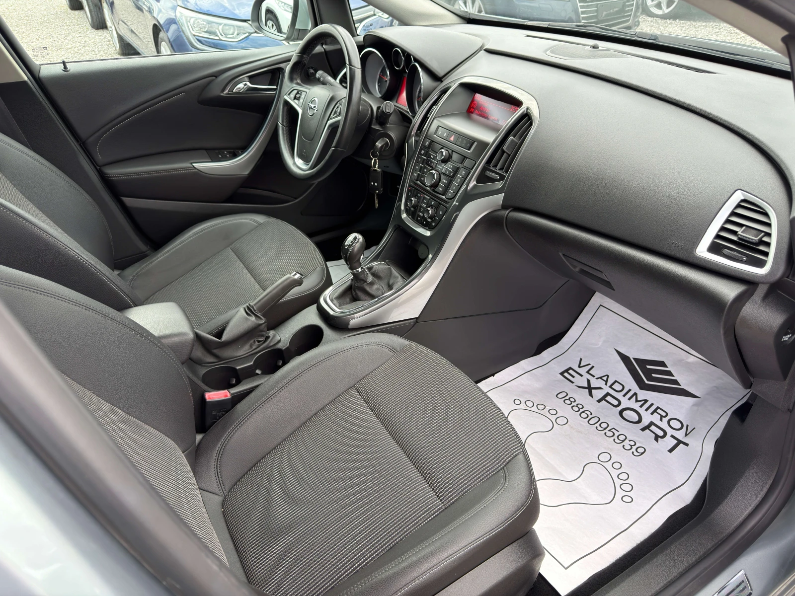 Opel Astra 1.7d 131 / Реални КМ / 1 СОБСТВЕНИК / БЕЗ РЪЖДА, снимка 8 - Автомобили и джипове - 55223044