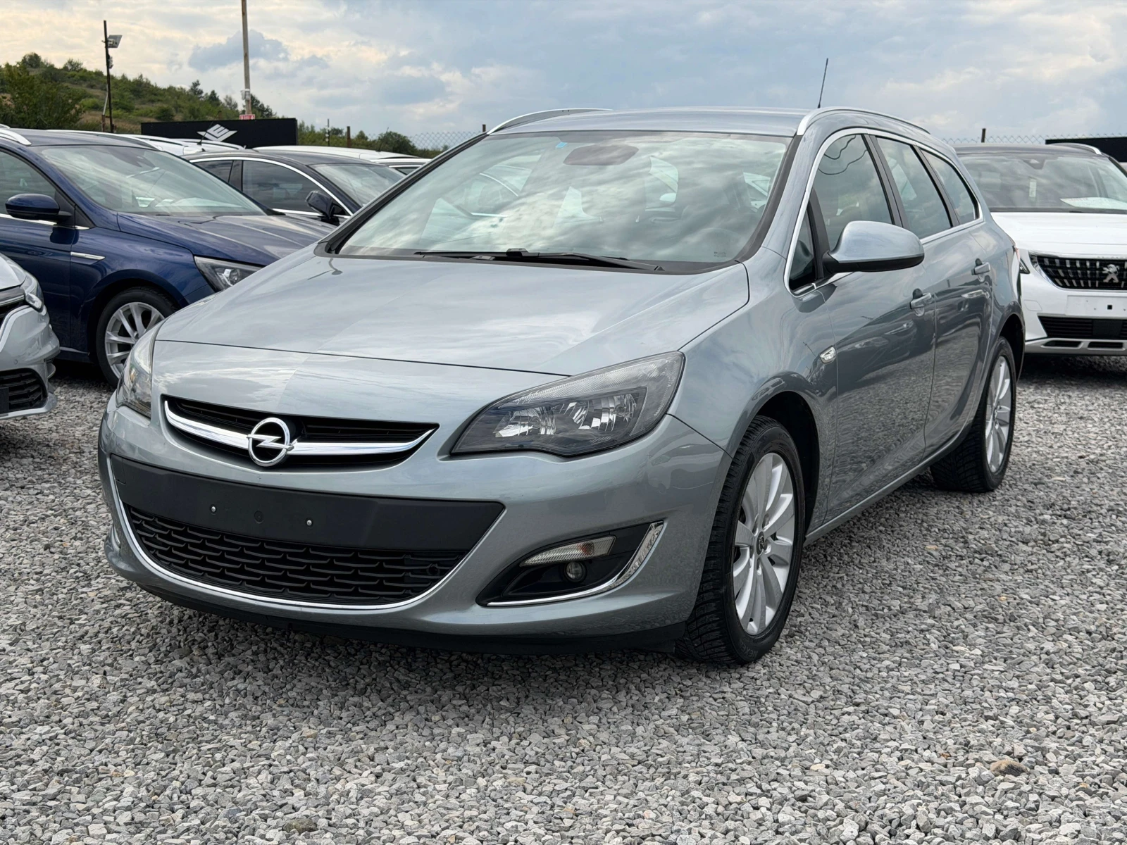Opel Astra 1.7d 131 / Реални КМ / 1 СОБСТВЕНИК / БЕЗ РЪЖДА