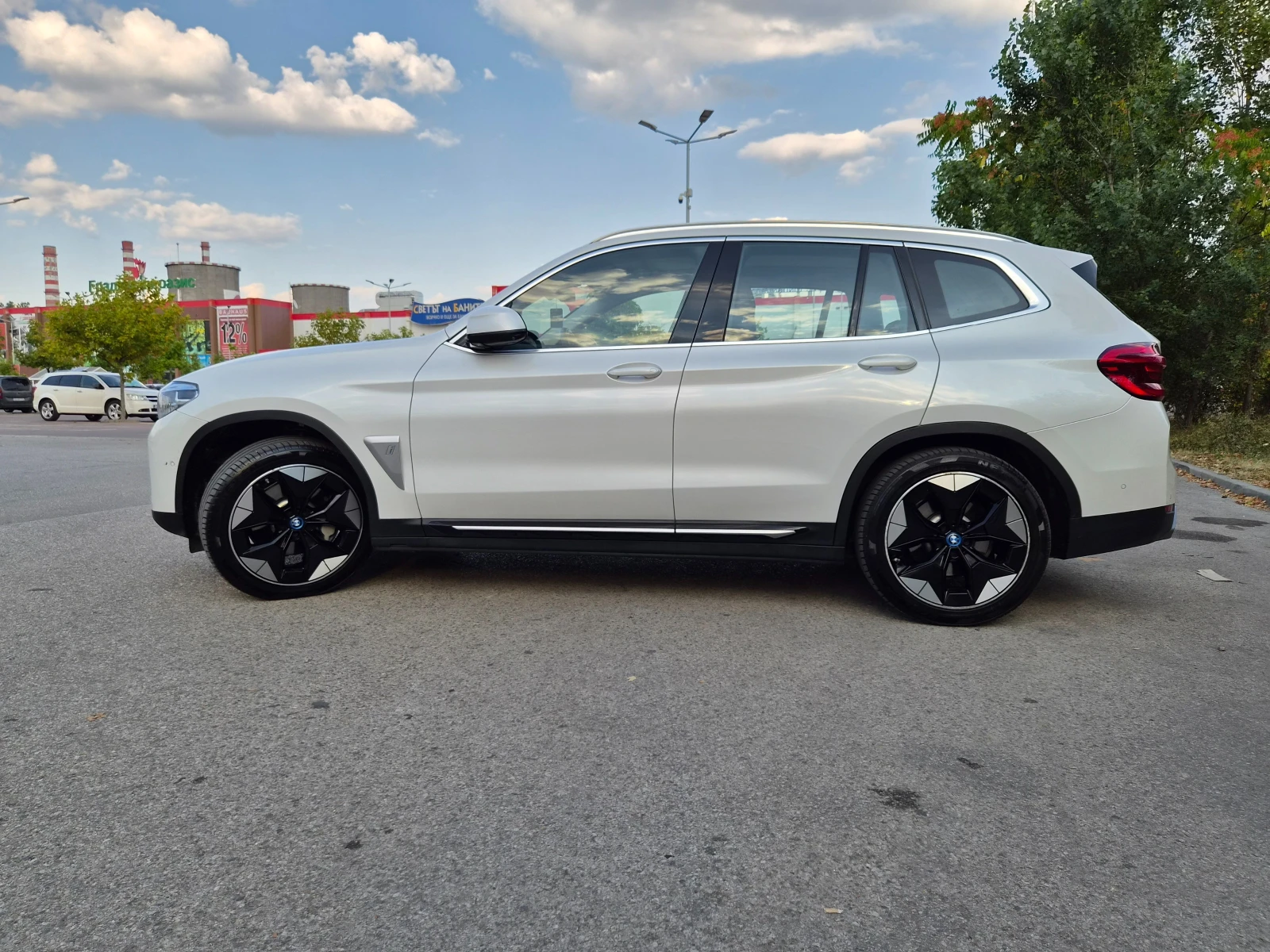 BMW iX3, снимка 5 - Автомобили и джипове - 55599134