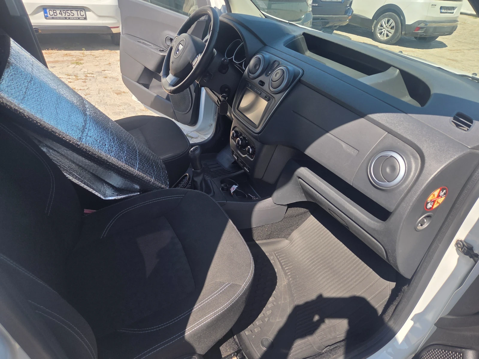 Dacia Dokker 1.5, снимка 5 - Автомобили и джипове - 55746563