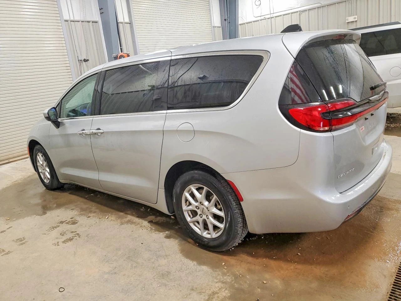 Chrysler Pacifica 3.6l Touring L, снимка 2 - Автомобили и джипове - 55892222