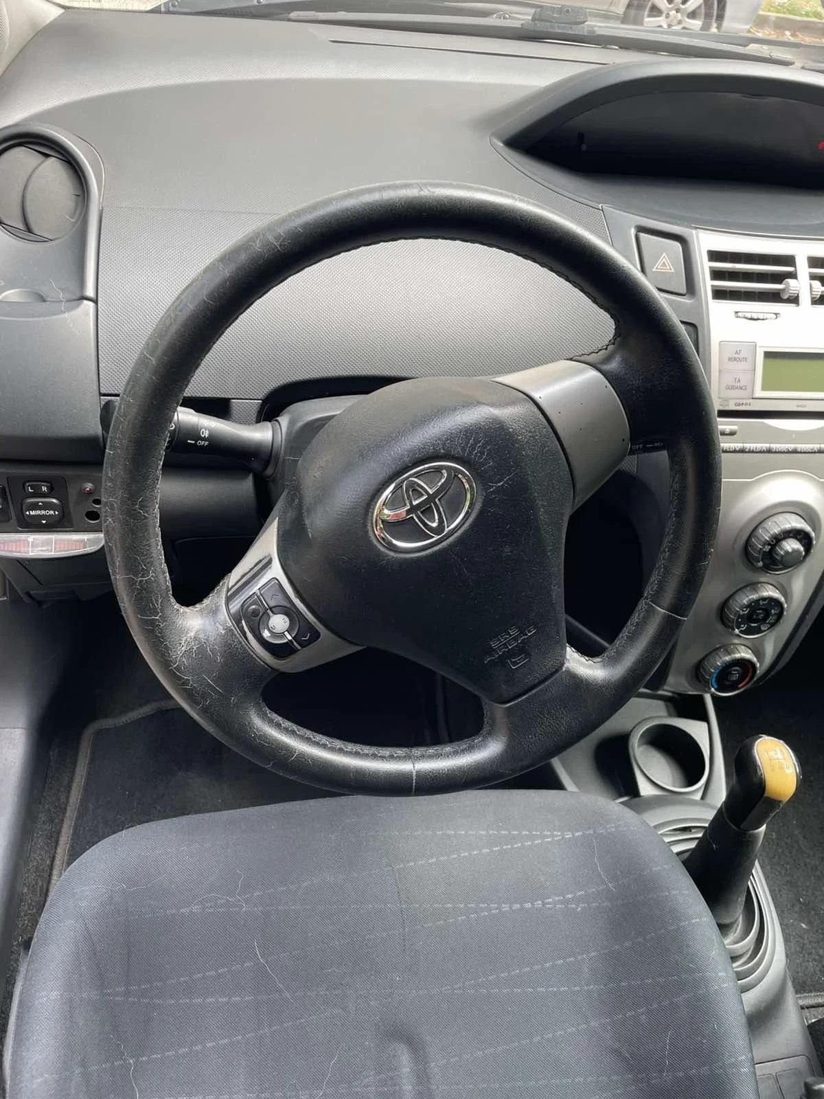 Toyota Yaris, снимка 8 - Автомобили и джипове - 55941435