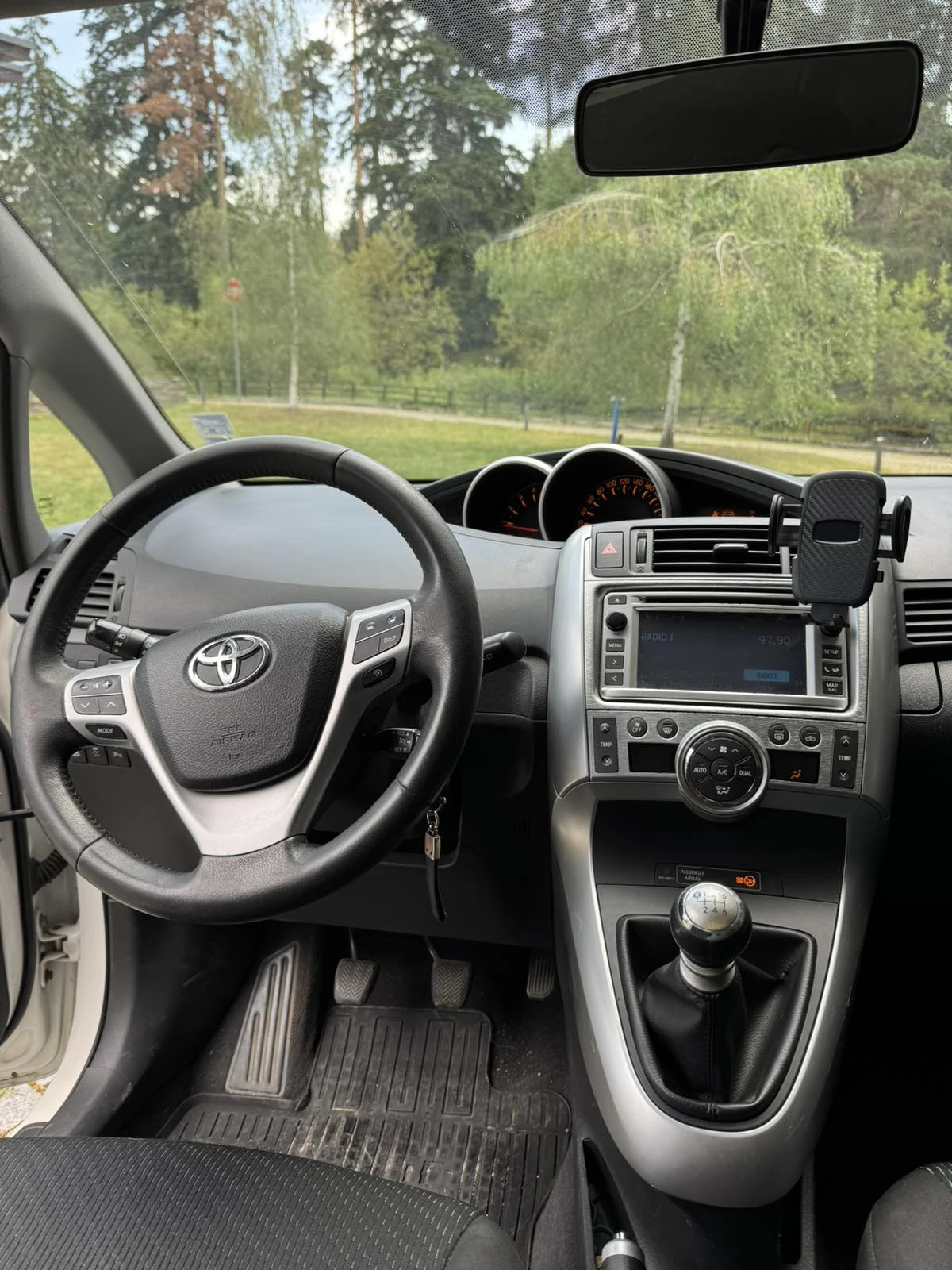 Toyota Verso, снимка 6 - Автомобили и джипове - 56023726