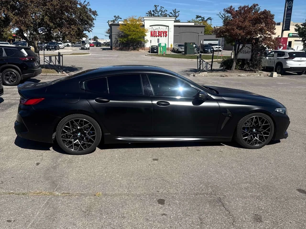 BMW M8 GRAN COUPE XDRIVE | CARFAX | АВТОКРЕДИТ, снимка 4 - Автомобили и джипове - 56206298
