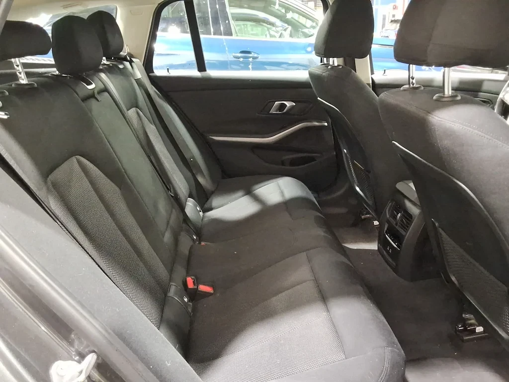 BMW 330 Plug-In Hybrid LED Navi KeylessGo , снимка 7 - Автомобили и джипове - 56304609