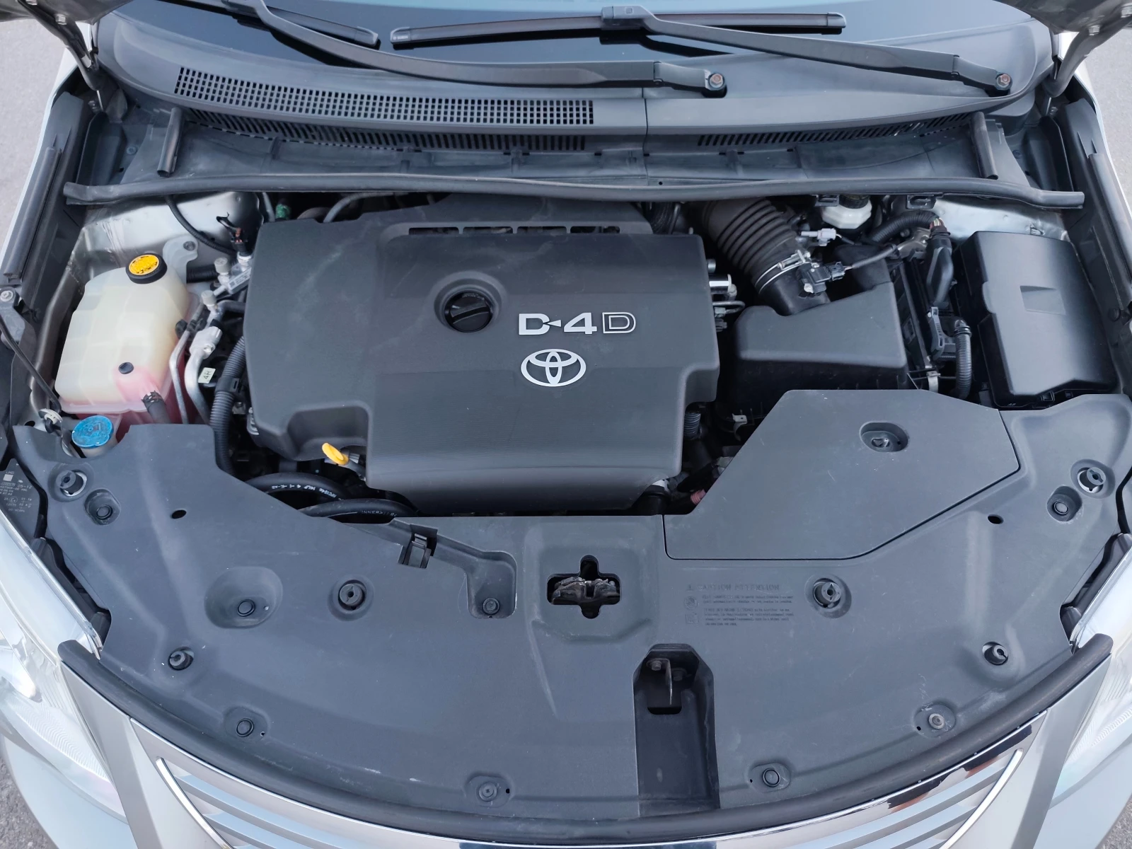 Toyota Avensis 2.0 D4D 126к.с., снимка 17 - Автомобили и джипове - 56317709