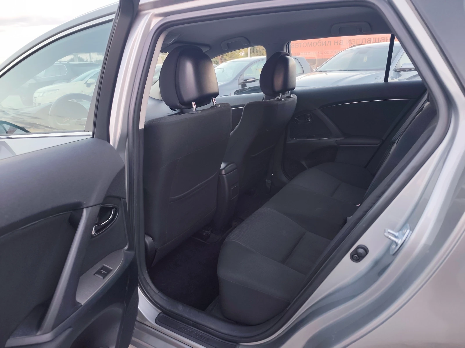Toyota Avensis 2.0 D4D 126к.с., снимка 9 - Автомобили и джипове - 56317709
