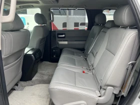 Toyota Sequoia 5.7i-381кс= 4х4= 8МЕСТА= НАВИ= JBL= ШИБЕДАХ= КАМЕР, снимка 9