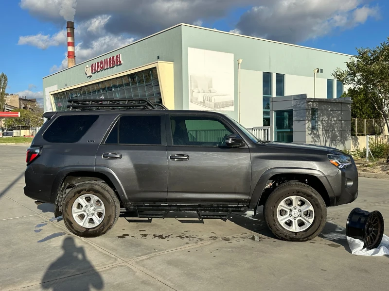 Toyota 4runner SR5 TRD Icon, снимка 2 - Автомобили и джипове - 52347429