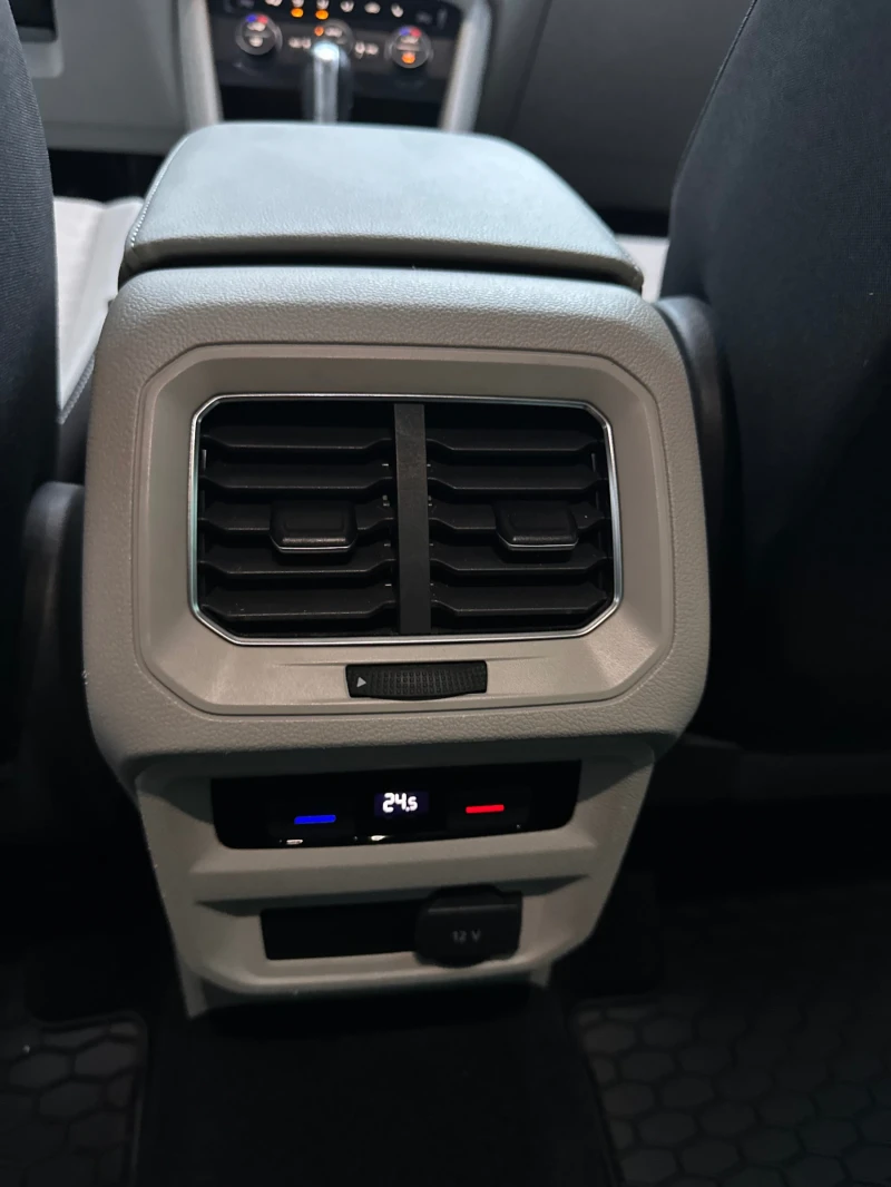 VW Tiguan 4 Motion 4x4, снимка 10 - Автомобили и джипове - 52637855
