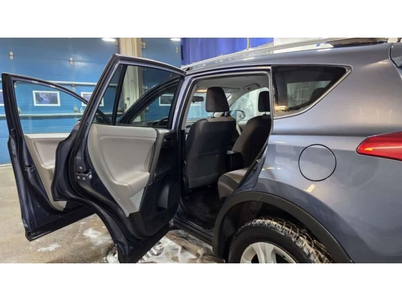 Toyota Rav4 * LE/XLE * CARFAX * ЦЕНА ДО БГ, снимка 11 - Автомобили и джипове - 53575714