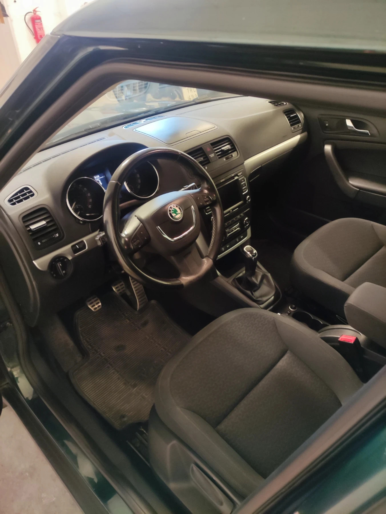Skoda Yeti 1.6TDI 2012G - изображение 10