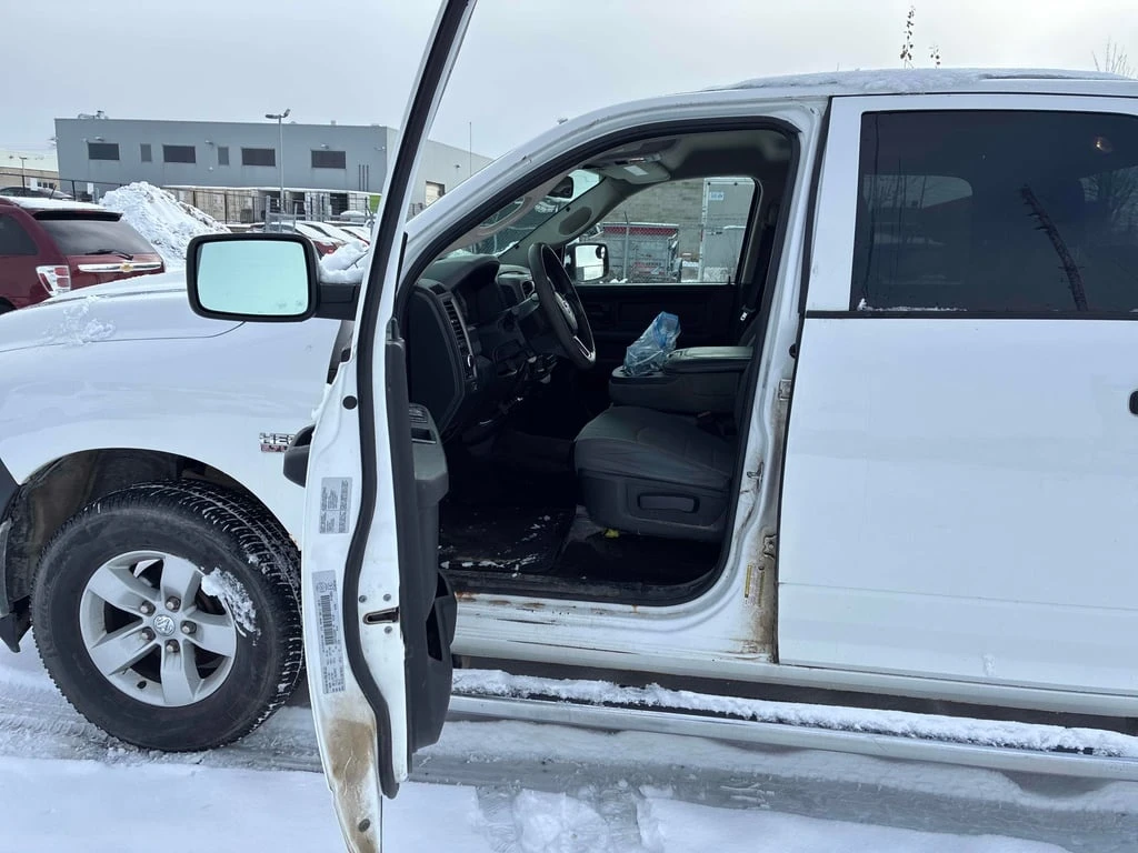 Dodge RAM 1500 * ST * CARFAX *  - изображение 7