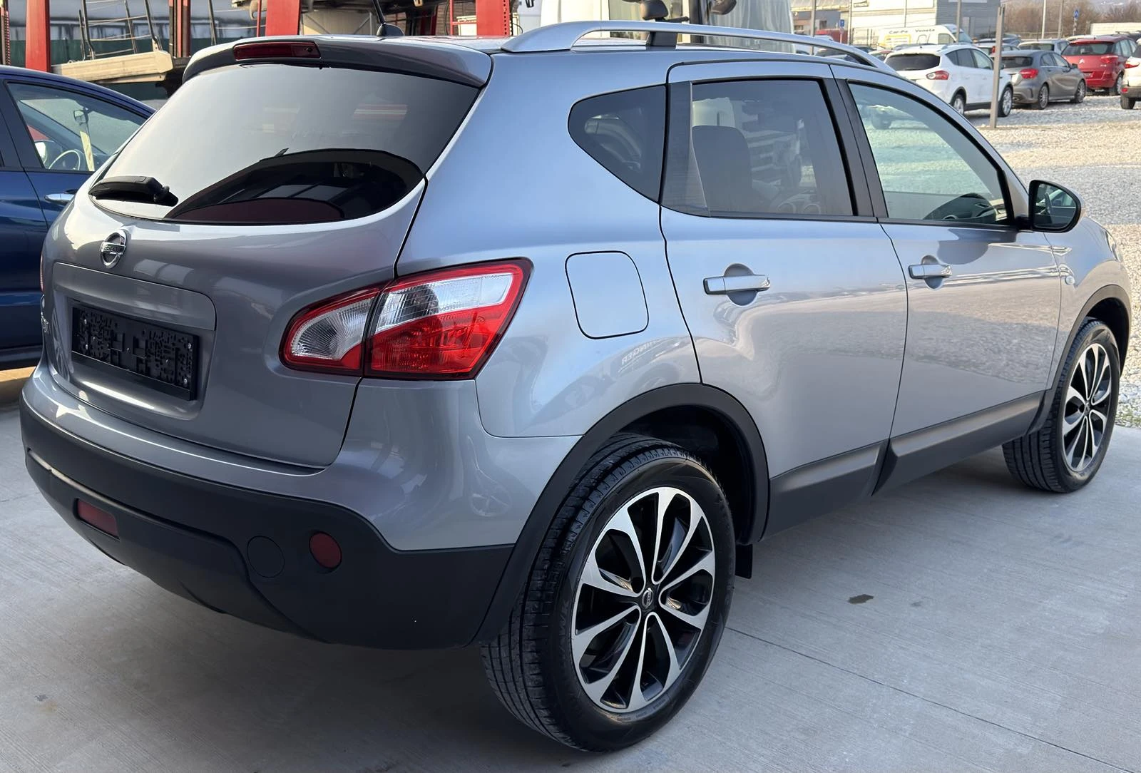 Nissan Qashqai 1.6i EURO5 A, снимка 4 - Автомобили и джипове - 53742698