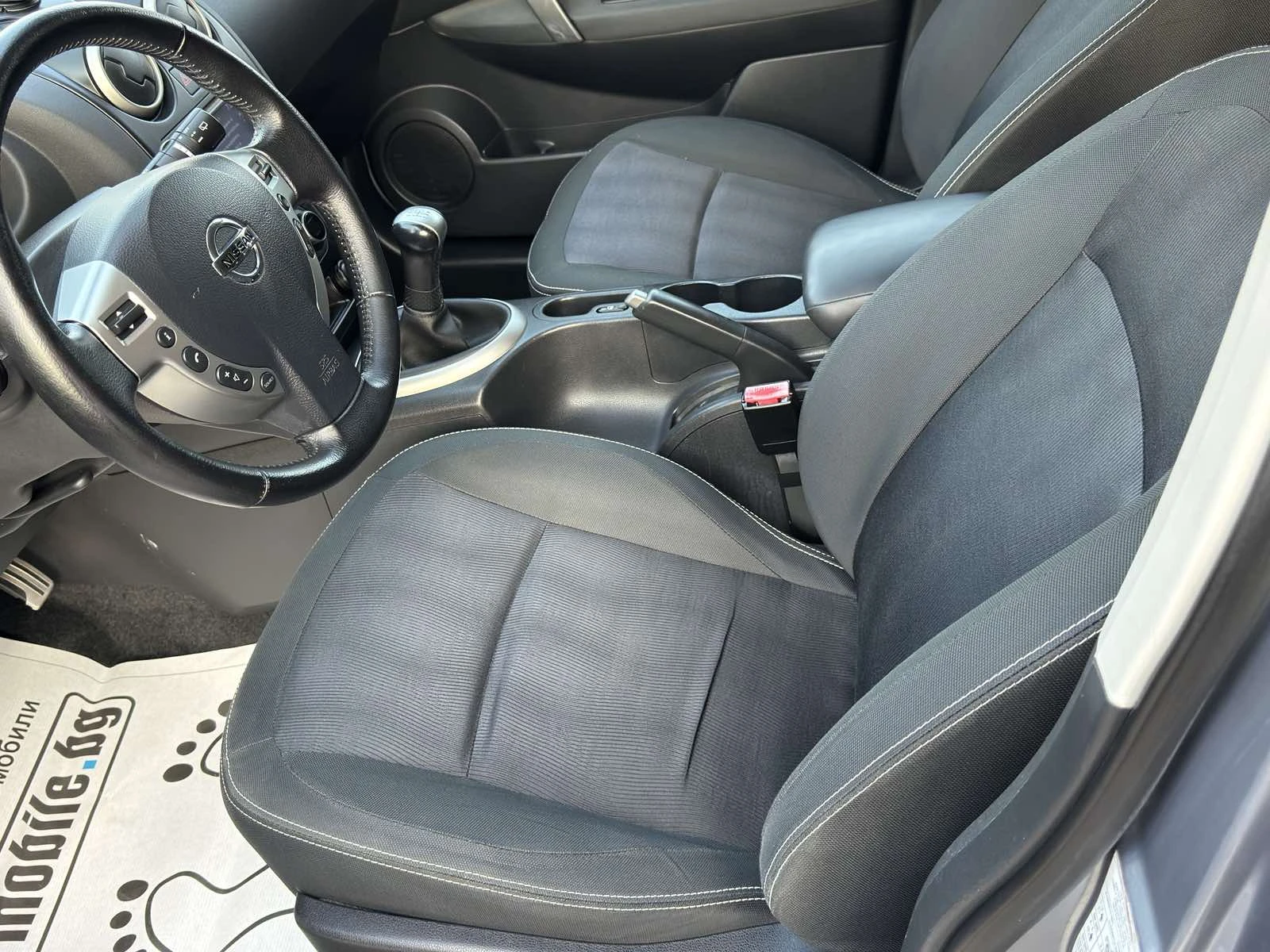 Nissan Qashqai 1.6i EURO5 A, снимка 7 - Автомобили и джипове - 53742698