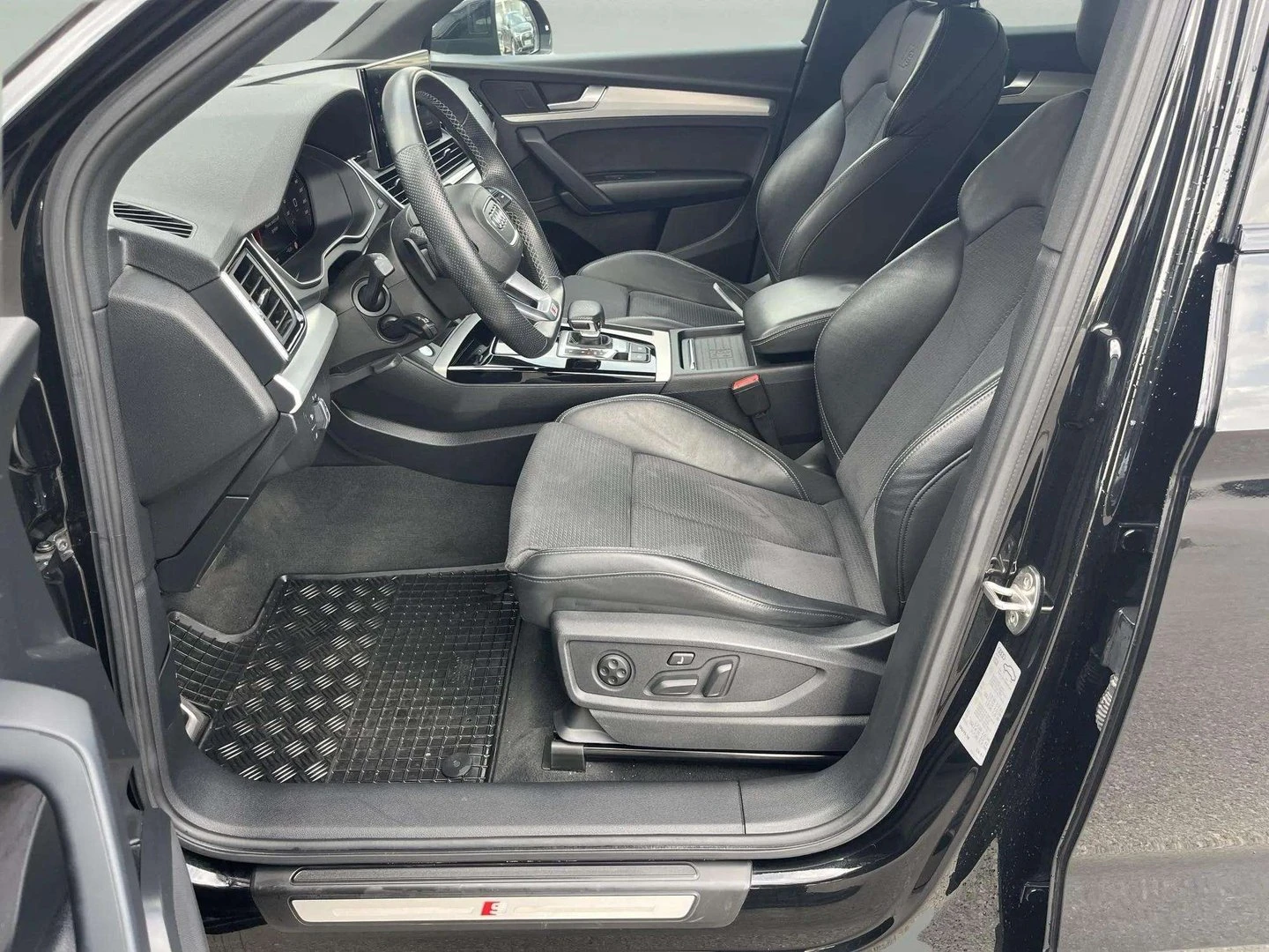 Audi Q5, снимка 6 - Автомобили и джипове - 54076317