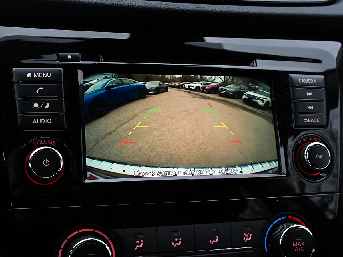 Nissan Qashqai S AWD* АвтоКредит* (Цена до БГ) , снимка 11 - Автомобили и джипове - 54039258