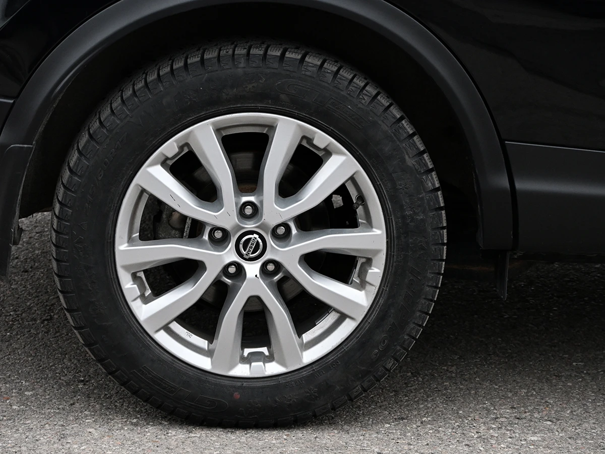 Nissan Qashqai S AWD* АвтоКредит* (Цена до БГ) , снимка 5 - Автомобили и джипове - 54039258