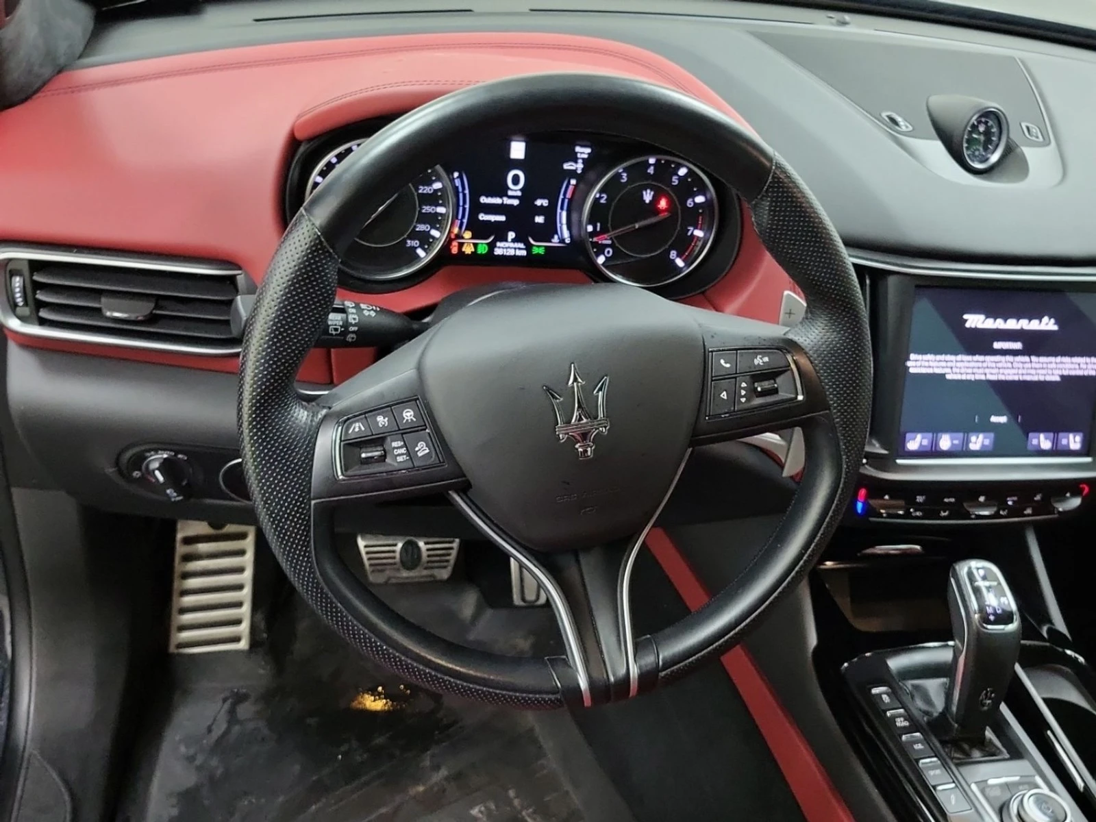 Maserati Levante GT/KEYLESS/LANE ASSIST/ADAPTIVE CRUISE , снимка 10 - Автомобили и джипове - 54229424