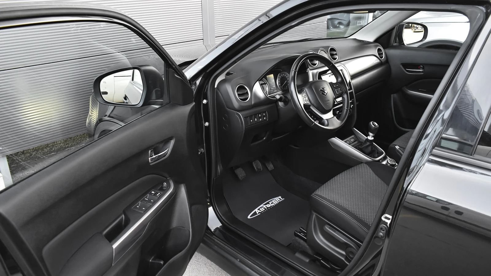 Suzuki Vitara GL+ 1.4 BoosterJet Mild Hybrid 4x4, снимка 8 - Автомобили и джипове - 54244939