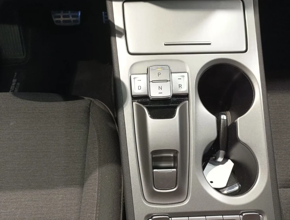 Hyundai Kona 58kwh Trend, снимка 11 - Автомобили и джипове - 54818423