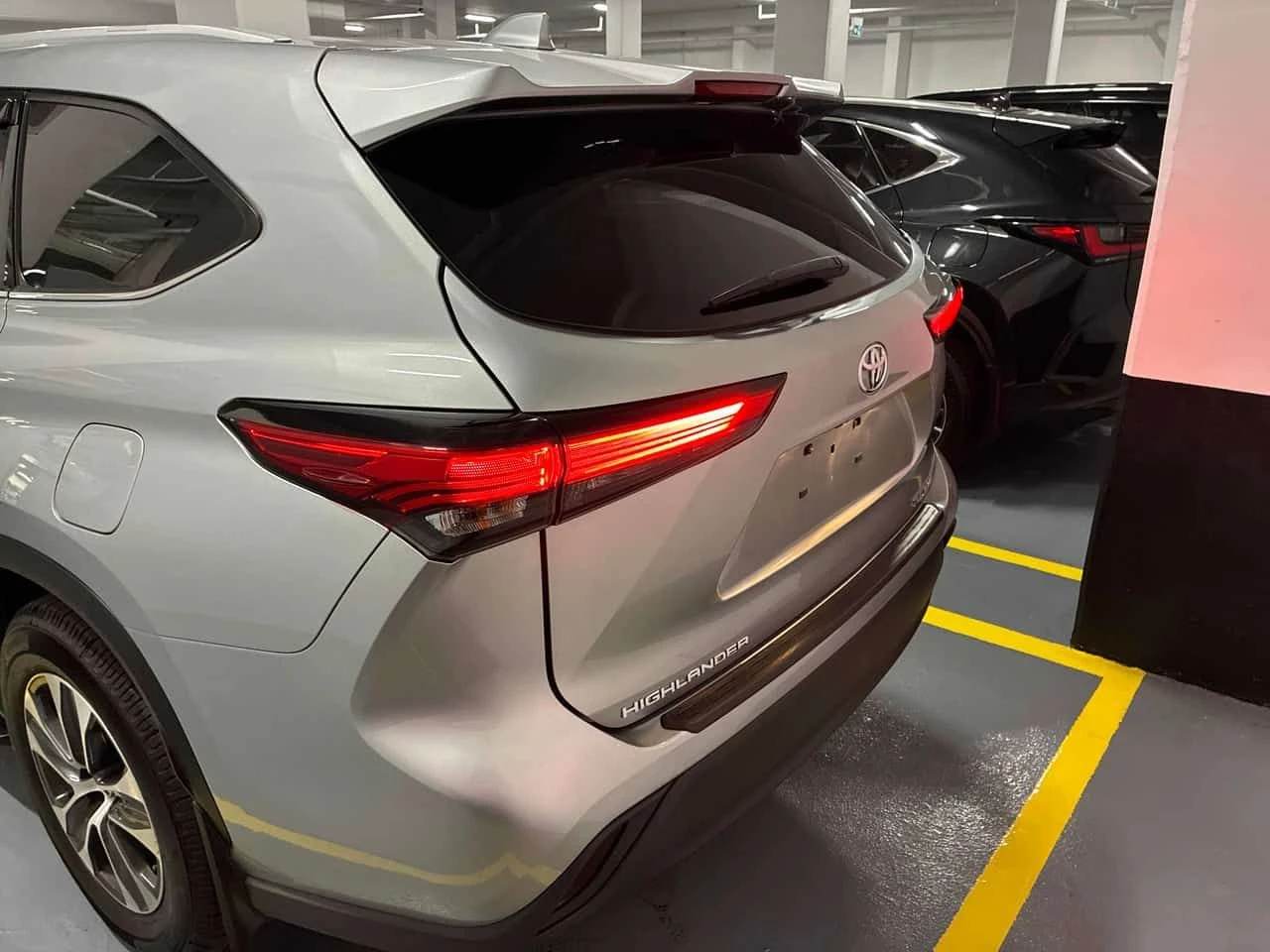 Toyota Highlander * XLE * CARFAX * ОПЦИЯ ЗА ФИНАНСИРАНЕ , снимка 4 - Автомобили и джипове - 55438013