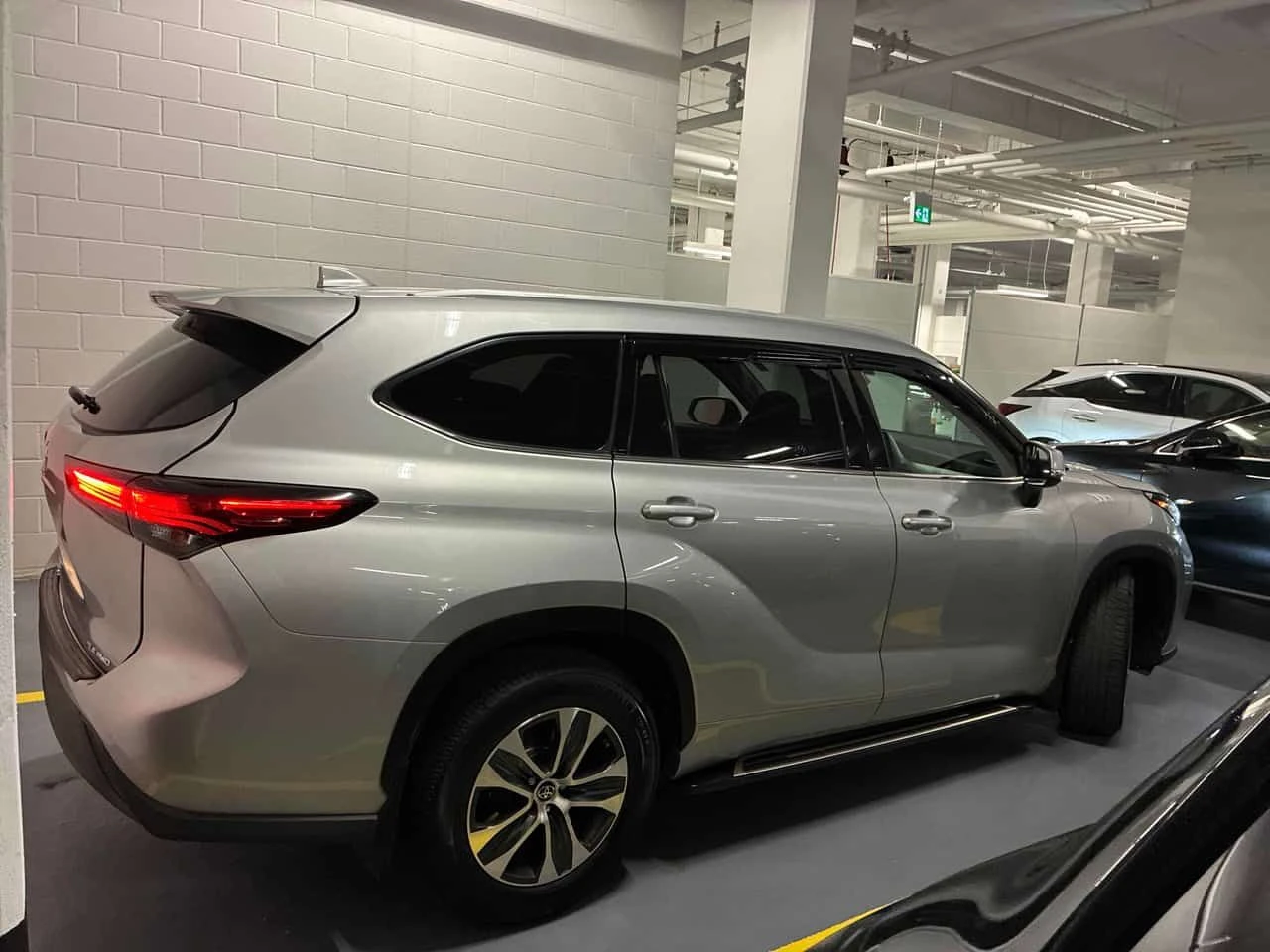 Toyota Highlander * XLE * CARFAX * ОПЦИЯ ЗА ФИНАНСИРАНЕ , снимка 3 - Автомобили и джипове - 55438013
