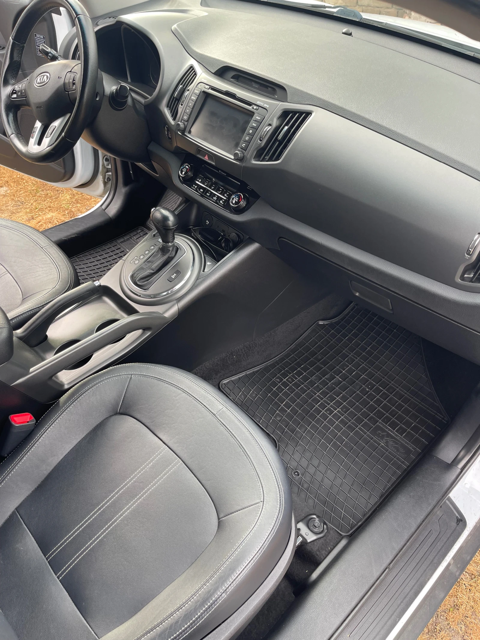 Kia Sportage 2.0crdi 136кс 4x4, снимка 13 - Автомобили и джипове - 55574361